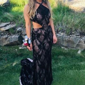 Sherri Hill Black/Nude Lace Prom Formal Dress